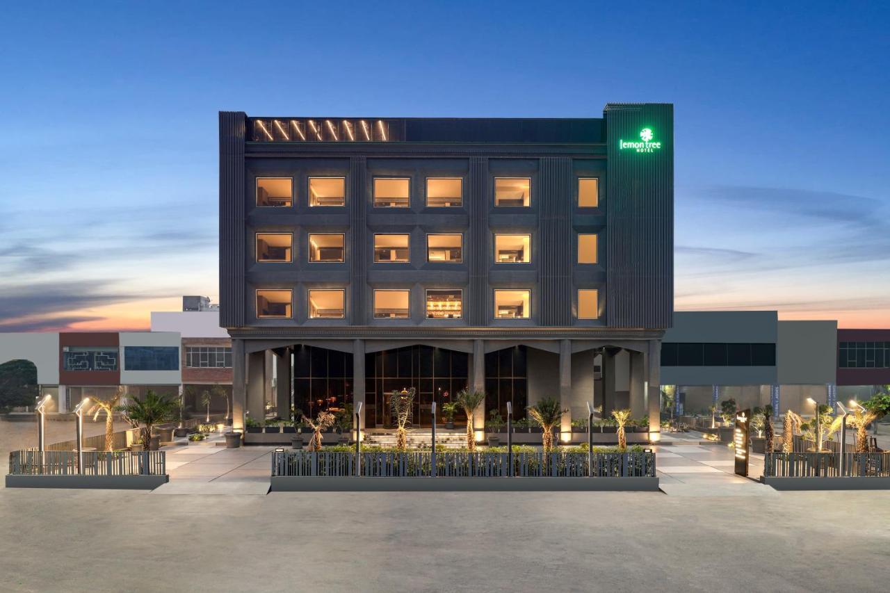 Lemon Tree Hotel, Hisār Extérieur photo