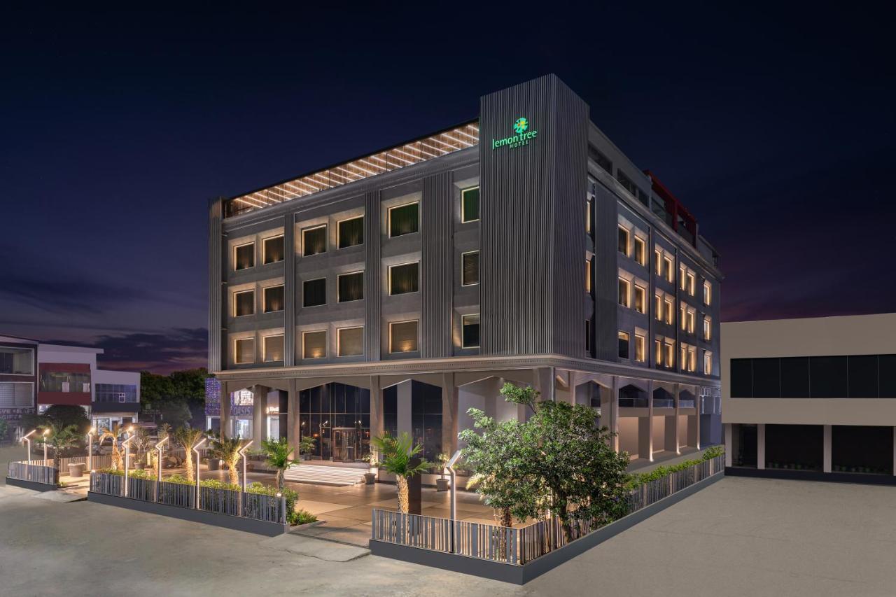 Lemon Tree Hotel, Hisār Extérieur photo