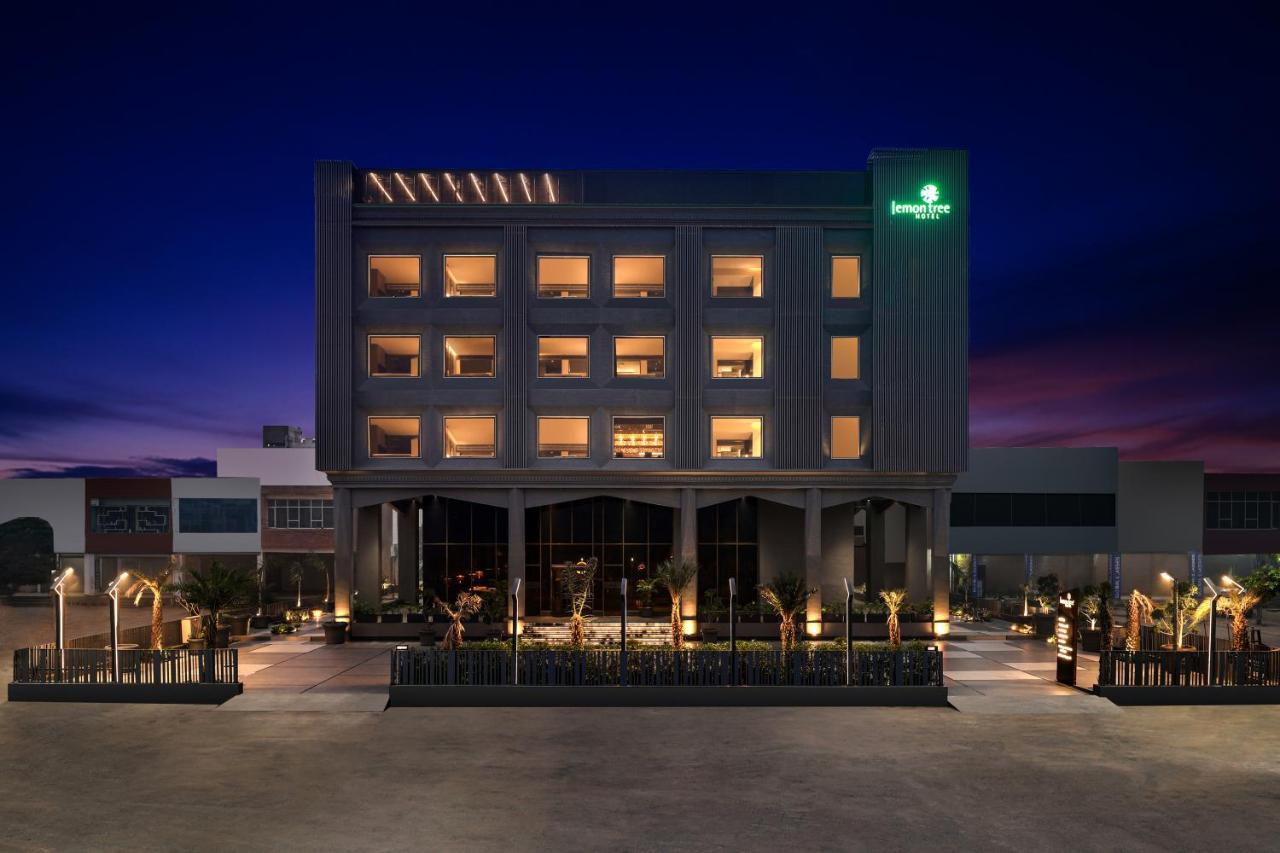 Lemon Tree Hotel, Hisār Extérieur photo